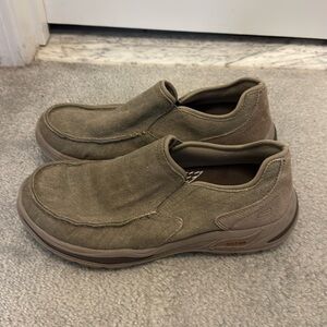 Skechers arch fit shoes Men’s Size 9